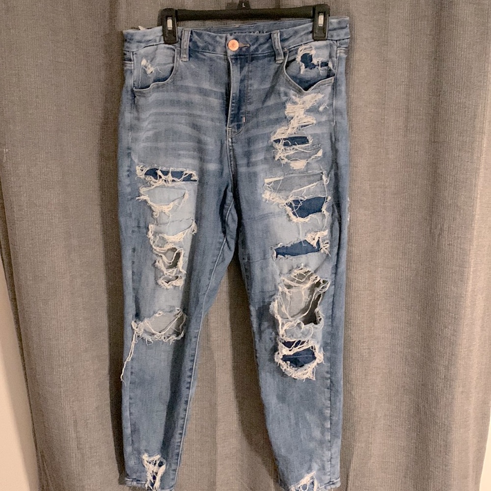American Eagle distressed Jean